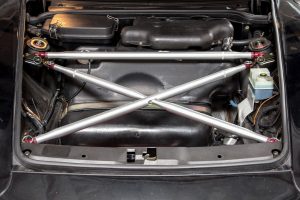 QuickChange™ strut brace / chassis brace X Config for Porsche 964 & 993