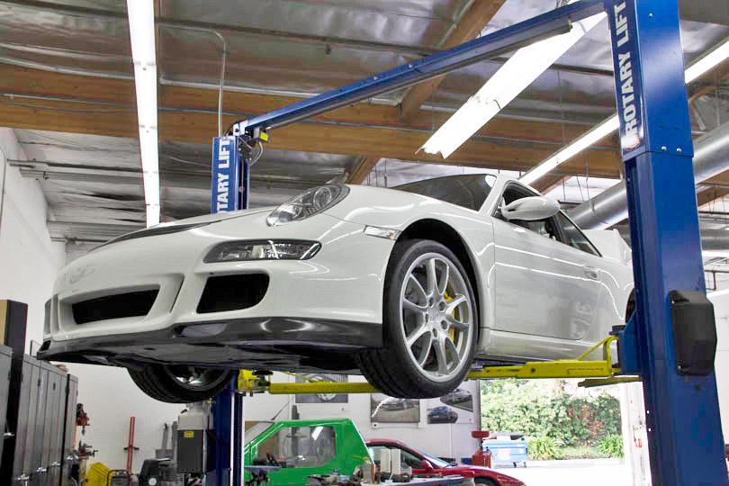 porsche-997-on-lift